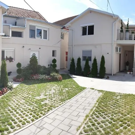 Lovely Private Flats Free Parking *