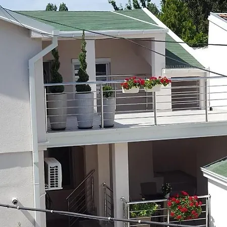 Lovely Private Flats Free Parking Apartment Novi Sad