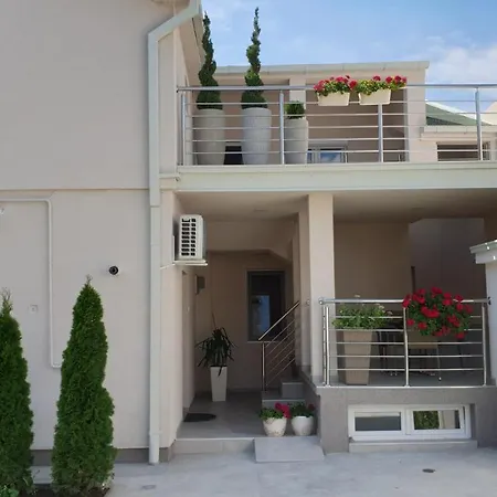 Lovely Private Flats Free Parking * Novi Sad