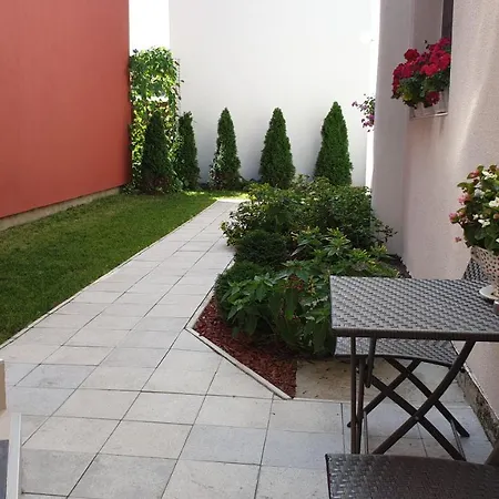 Lovely Private Flats Free Parking Apartment Novi Sad