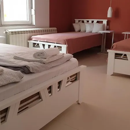 Lovely Private Flats Free Parking Apartment