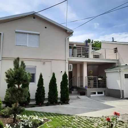 דירה Lovely Private Flats Free Parking נובי סאד