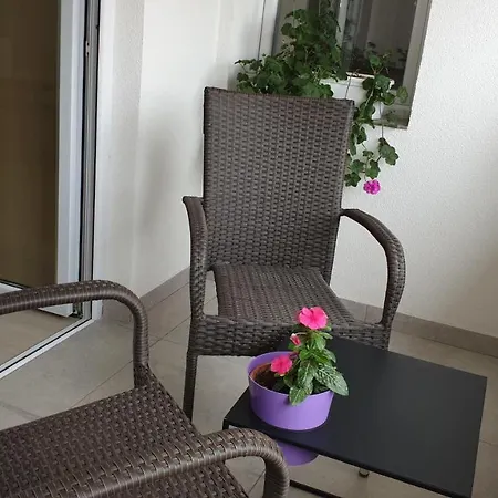 Apartment Lovely Private Flats Free Parking