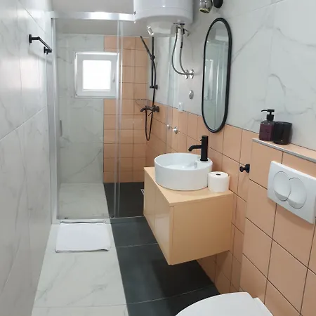 Apartment Lovely Private Flats Free Parking *